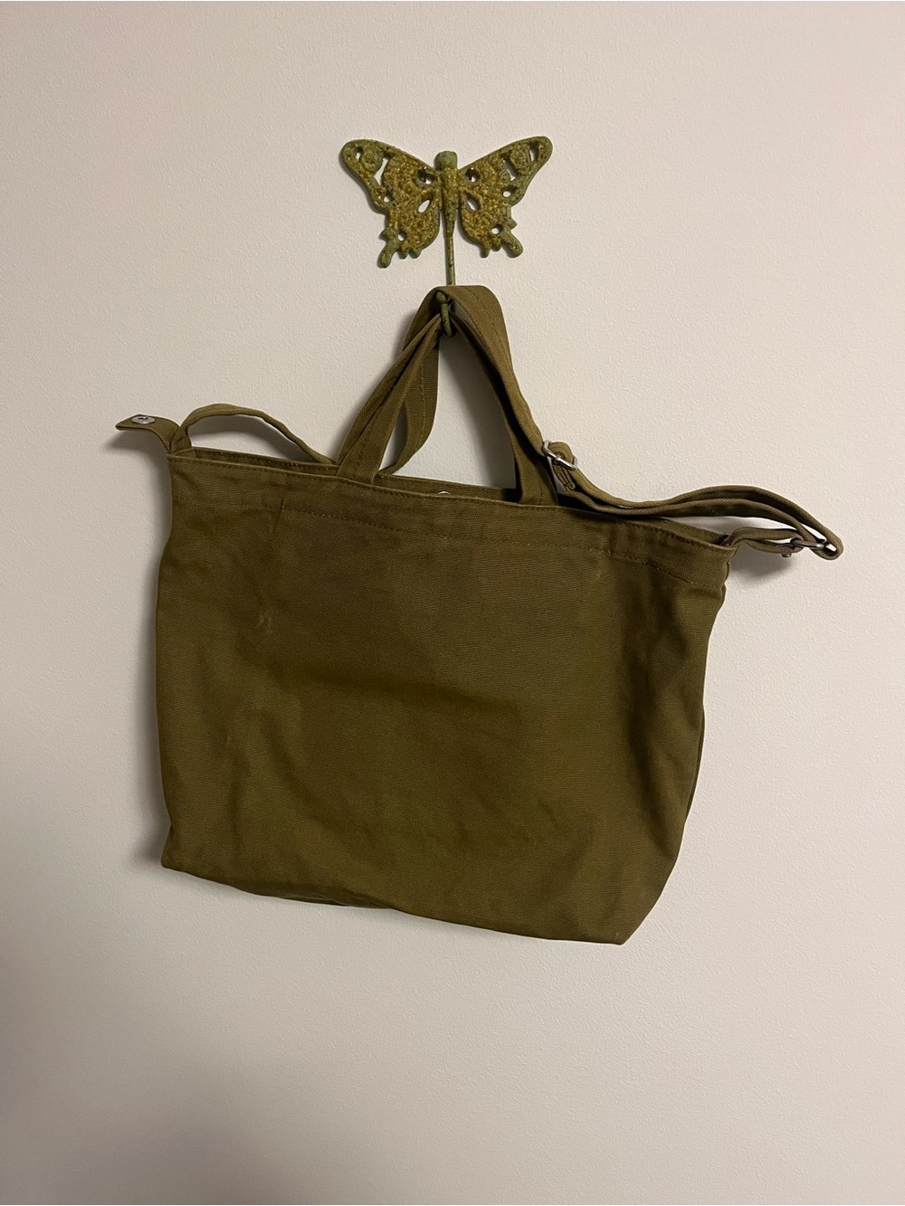 Mushroom Baggu Duck Bag from Urban Outfitters - Picture 2 of 5